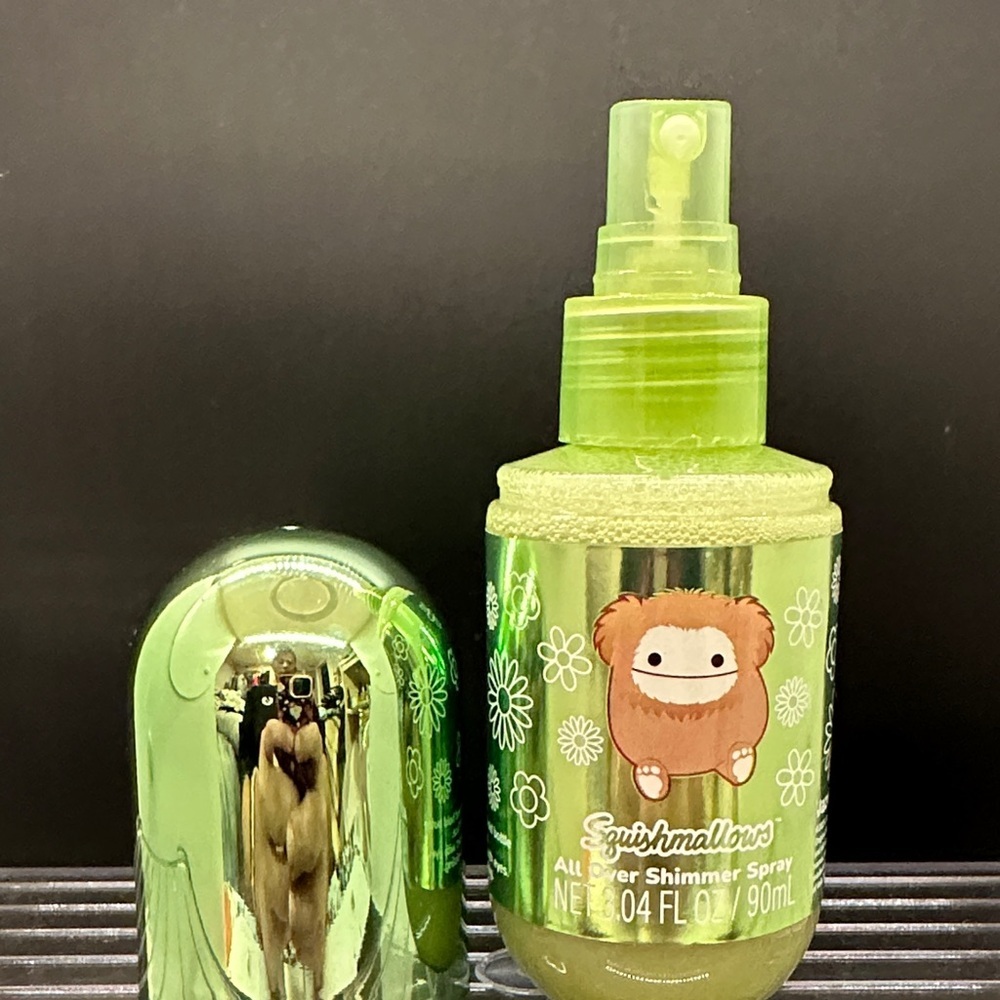 Squishmallows Shimmer Mist, Blush Stick, Eyeshadow and Lip Gloss Set. - Picture 2 of 11